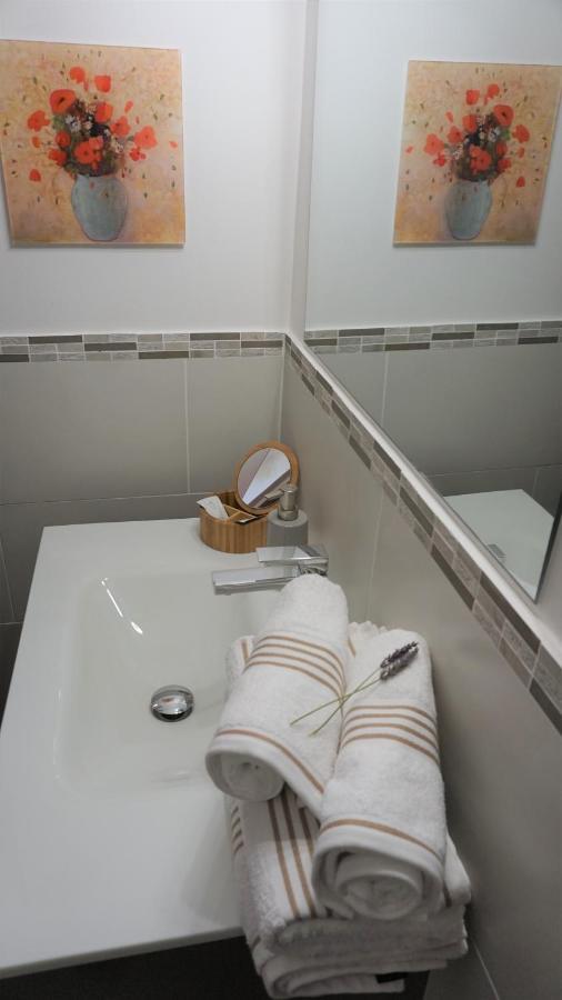 B&B Oasis Des Lavandes - Chambre Coqueliot วิลเนิฟ-เลส์-อาวิญง ภายนอก รูปภาพ