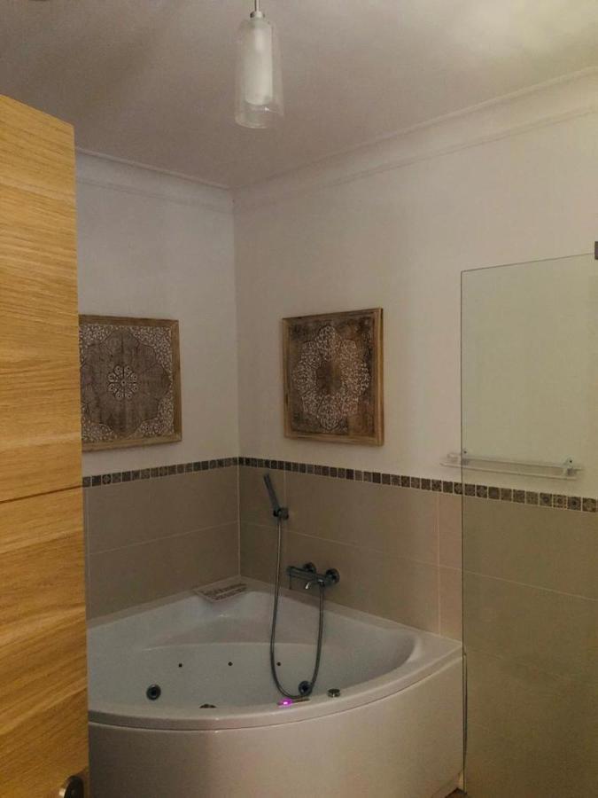 B&B Oasis Des Lavandes - Chambre Coqueliot วิลเนิฟ-เลส์-อาวิญง ภายนอก รูปภาพ